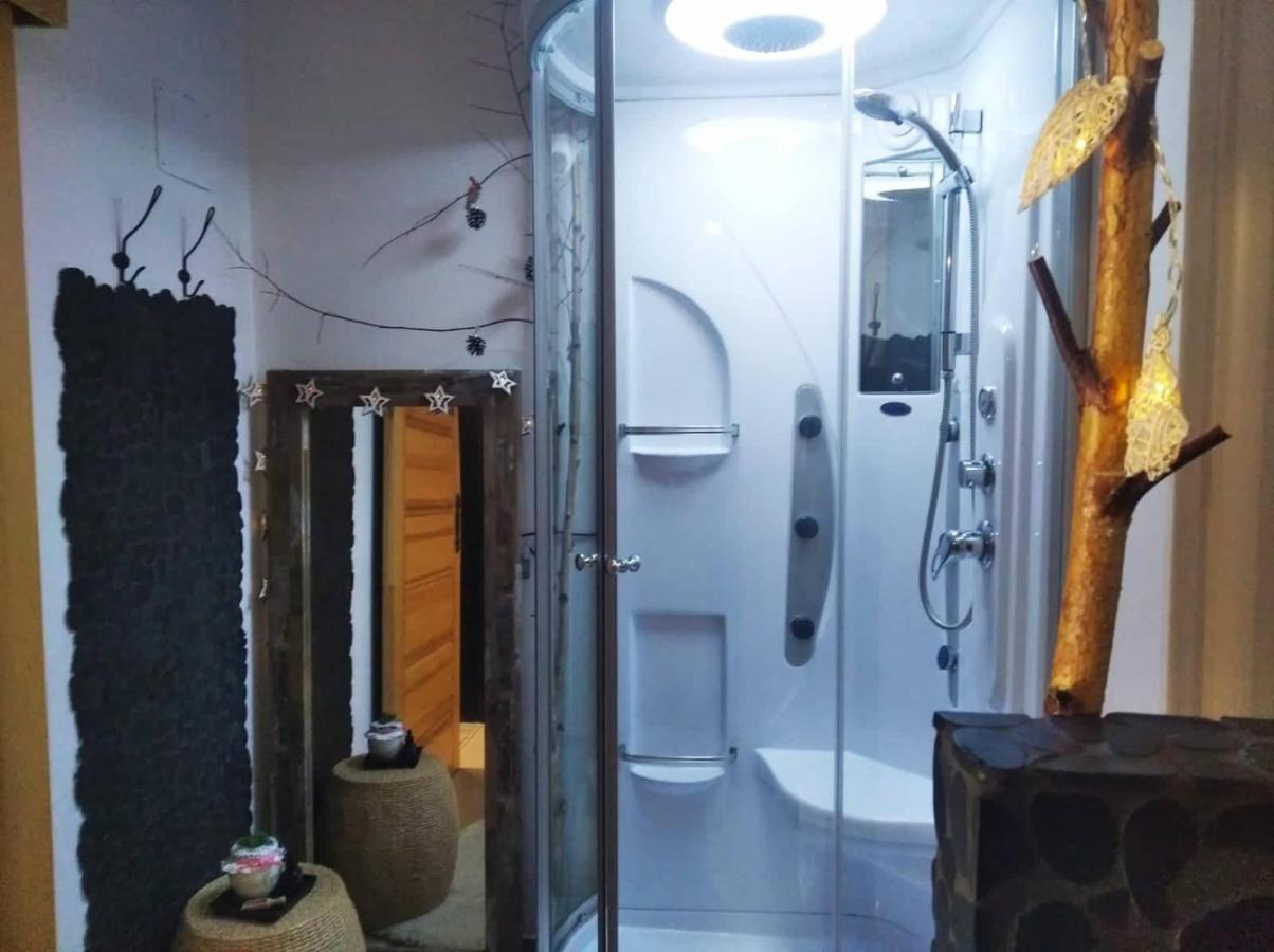 Skalny Zakatek Z Grota Solna Na Wylacznosc Łapsze Niżne Esterno foto